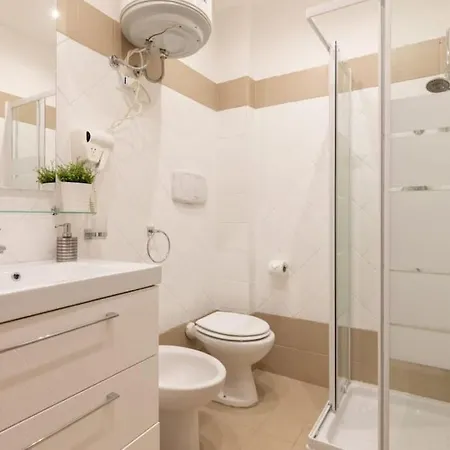 Private Room In A Guest House With Private Bath N1 Rome Exterior photo